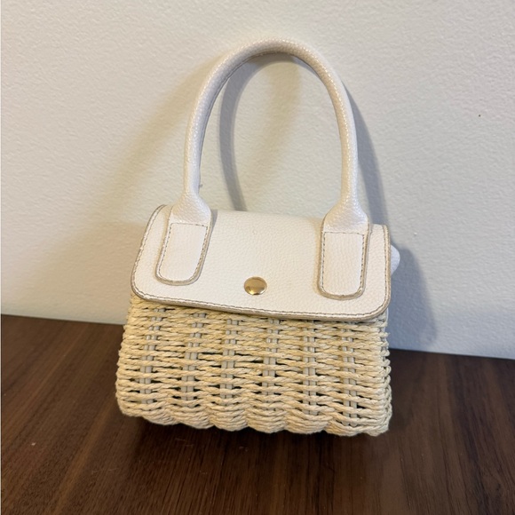 American Vintage Handbags - Woven Basket and White Top-Handle Tote